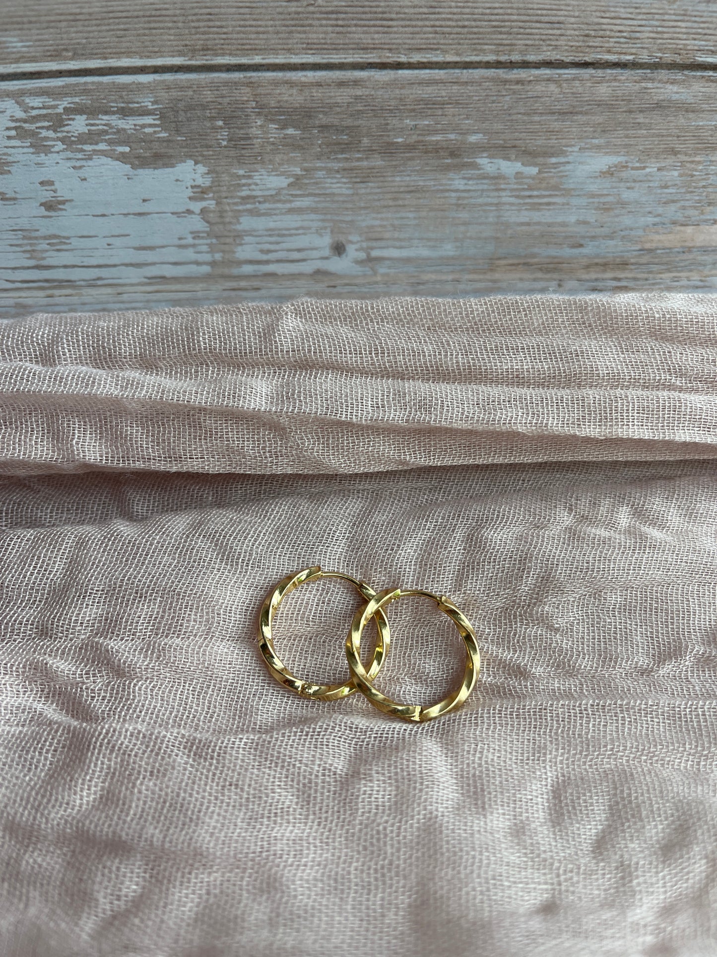 CREOLES RONDES TORSADEES DOREES